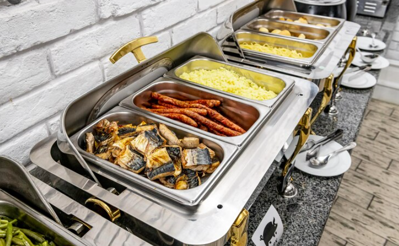 Prepared catering food
